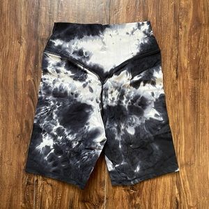 *SOLD* Cloud Biker Short in Avalanche Athleisure Brand Vitality. Good Condition